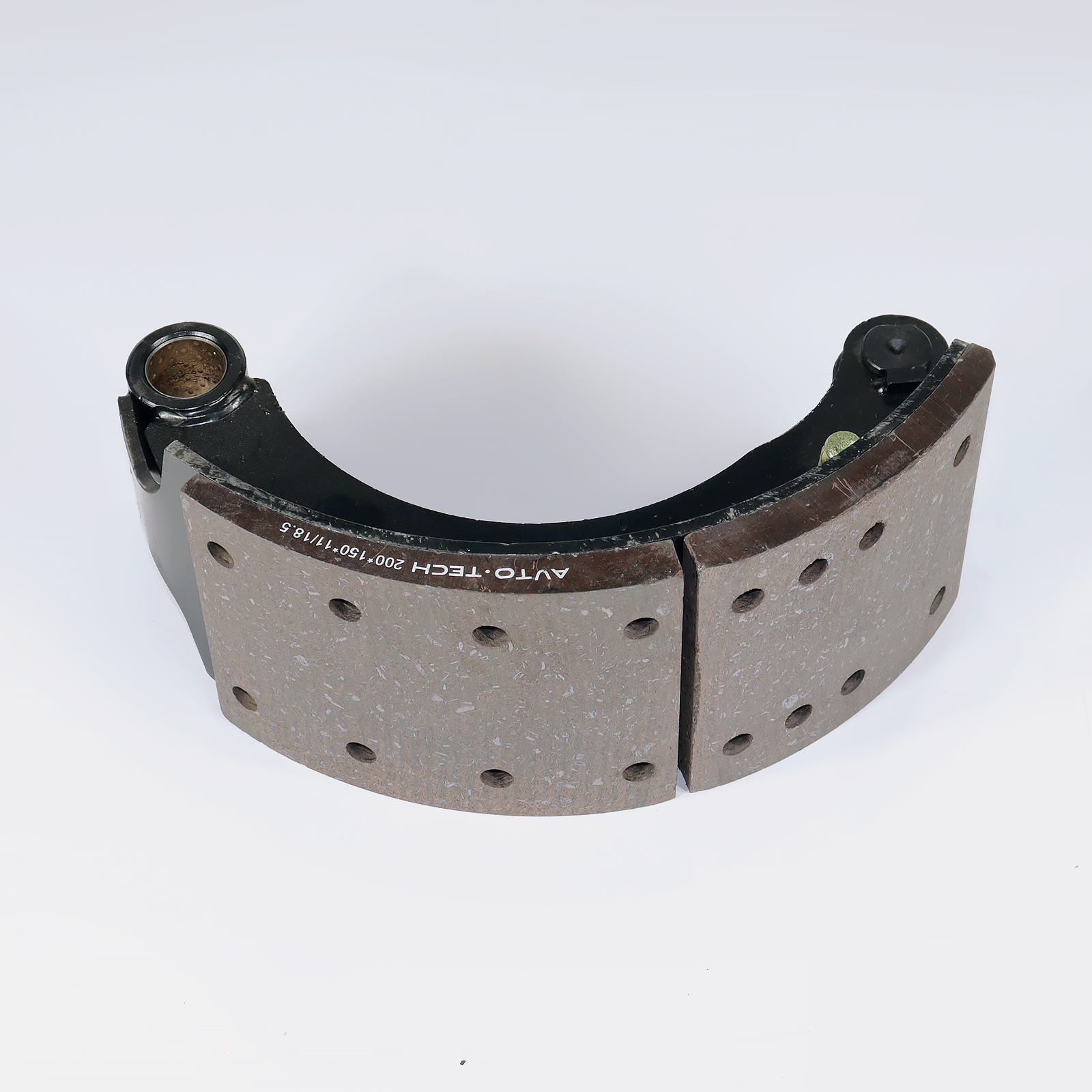 Колодка тормозная передняя с роликом J6 4250,3310 с 2017г.  AVTO-TECH (QUALITY ORIGINAL)